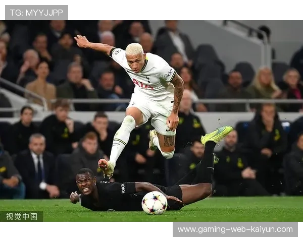 热刺边路传中精准,理查利森门前甩头顶偏 热刺边路传中精准,理查利森门前甩头顶偏